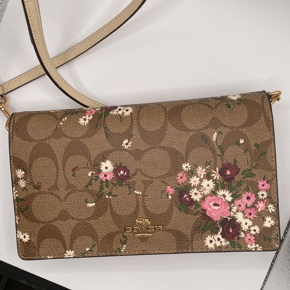 NWOT Authentic Coach Crossbody bag